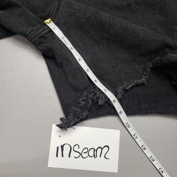 Wild fable high rise Bermuda black denim distressed jean shorts women's size 12 - Picture 12 of 13